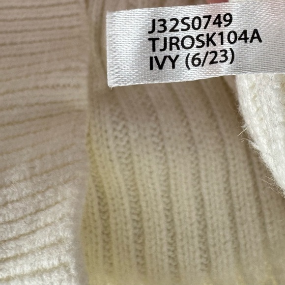 Tommy Hilfiger Women's Oversized White Cable Knit Sweater - Picture 12 of 12